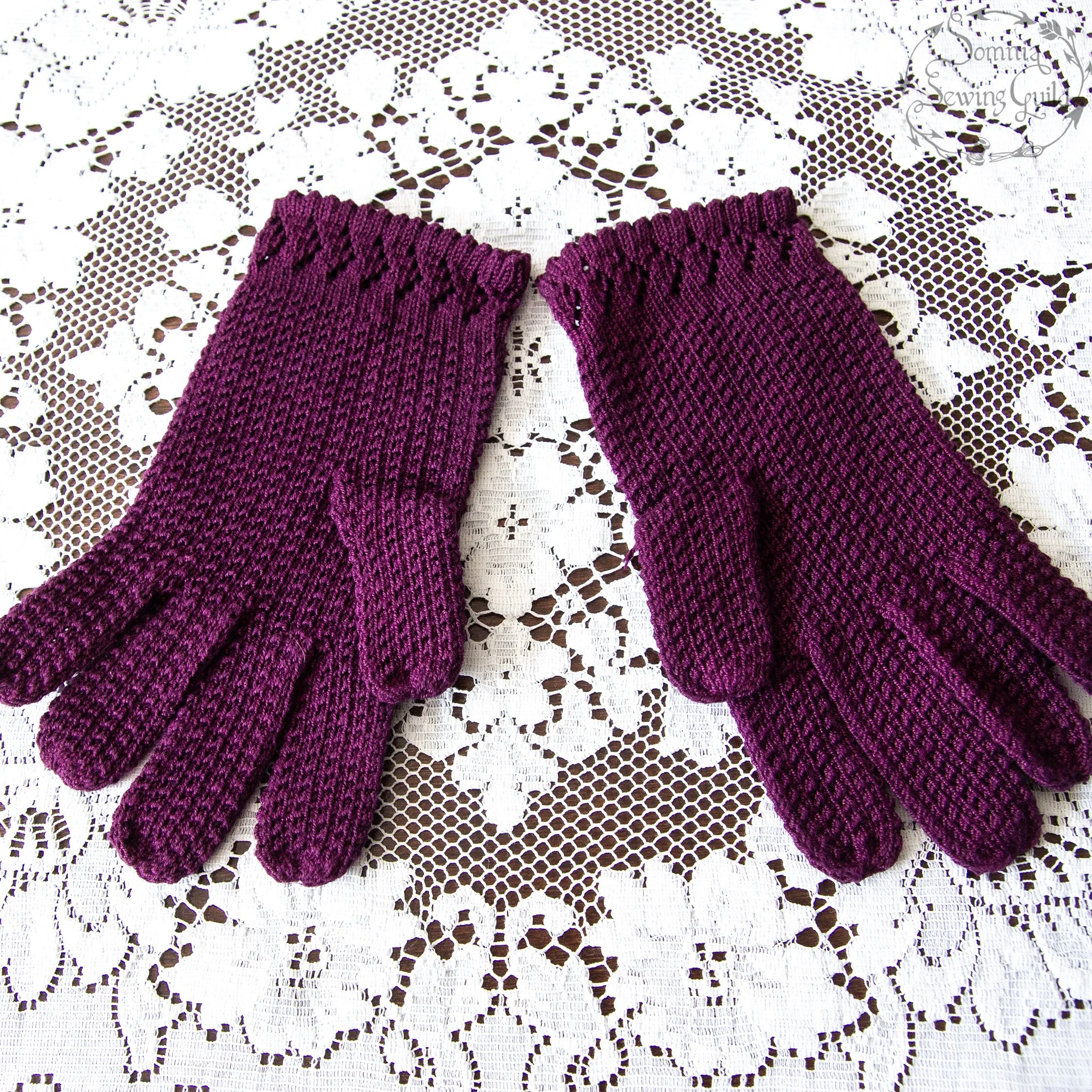 somnia-sewing-guild-gloves-vintage-purple-008-26-08-07-03.jpg