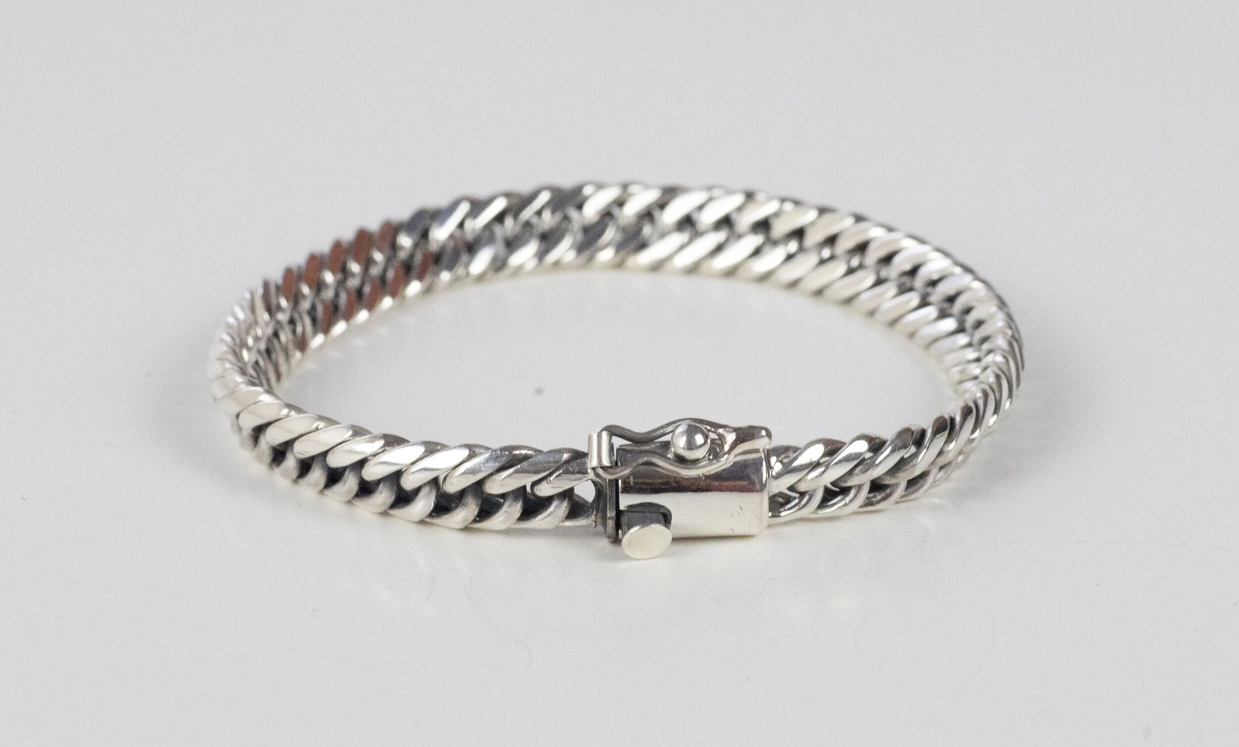 925 Sterling Silver Locked Bracelet