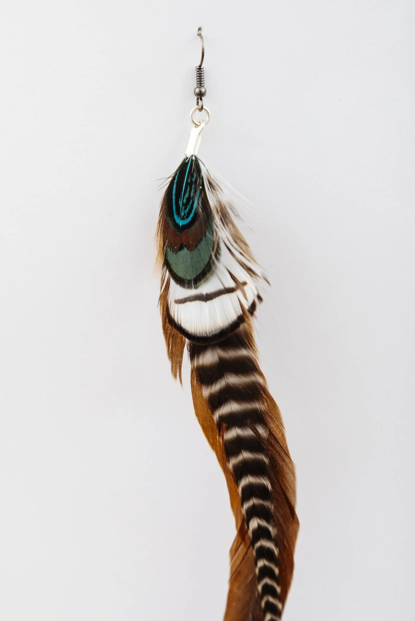 forest-flash-bold-single-feather-earring-detail-1.JPG