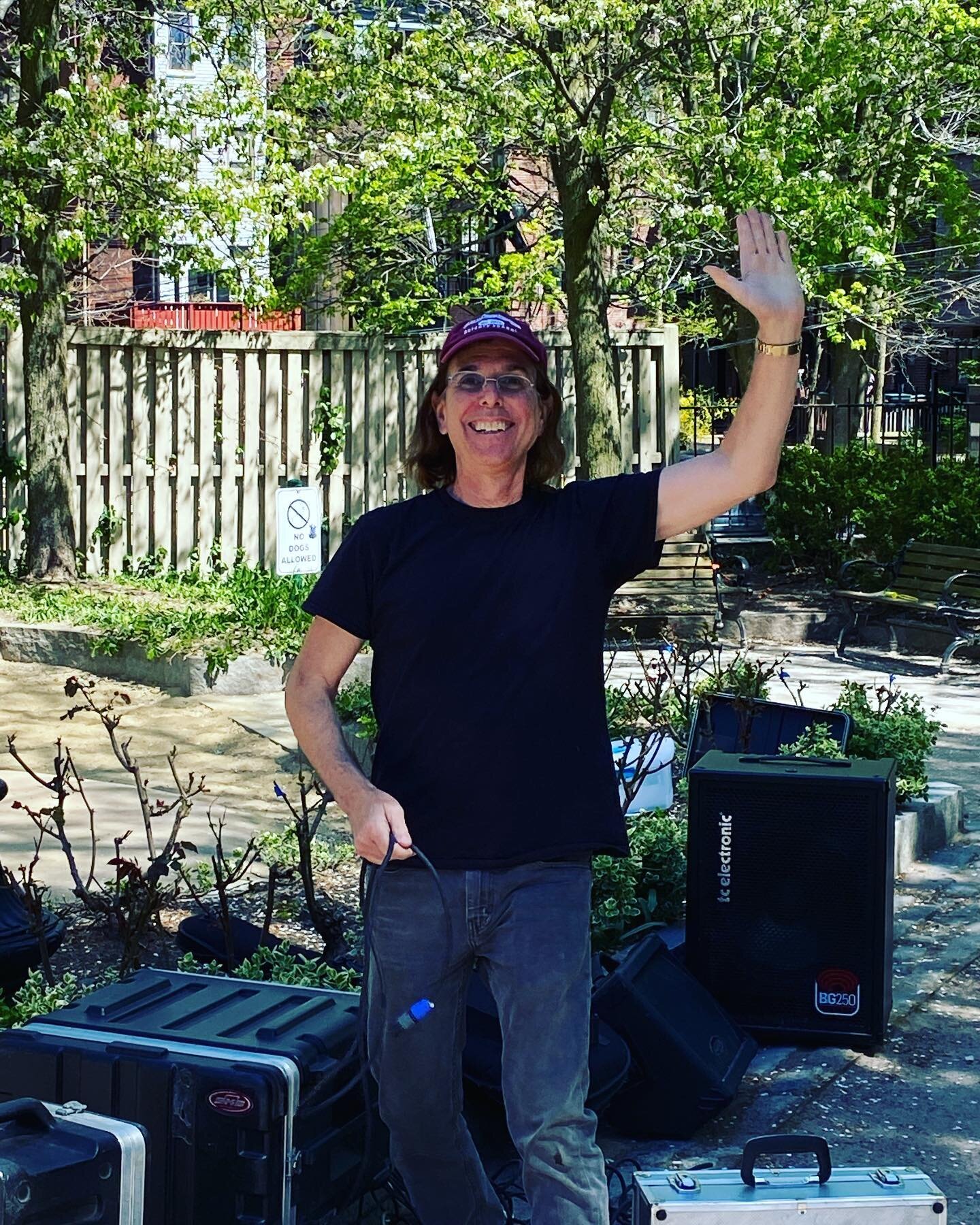 @waynepotashmusicfun is here and setting up for the fun to begin shortly! It is a gorgeous day to be in the park with neighbors &amp; friends, come join us beginning at 3pm! #mayday #tulips🌷 #music #hayespark #southend #communitygarden