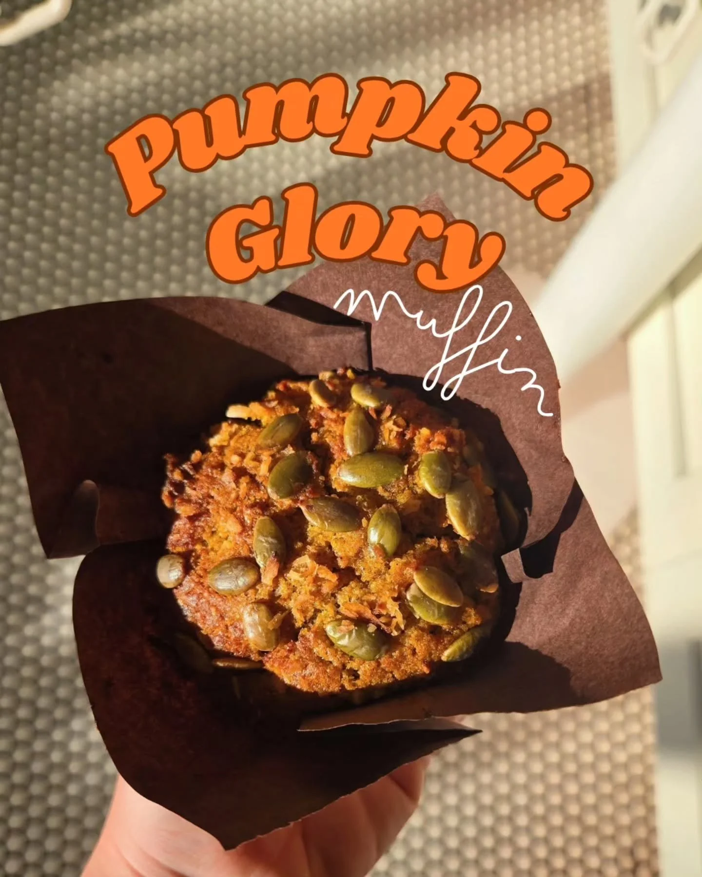 🎃PUMPKIN GLORY🍂

Fall has arrived to Toronto and so has our Seasonal Pumpkin Glory muffin, topped with crunchy pumpkin seeds! 🎃 ✨️

🤗Incredibly delicious and moist, it's the perfect companion for your morning tea or coffee.☕️💪

Stop by and make 