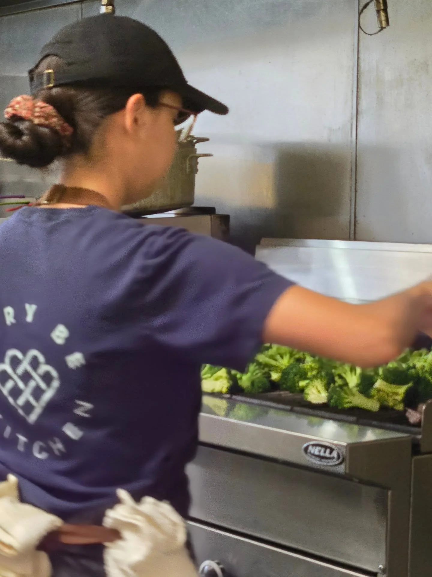 Getting ready for a big catering order today!🫡

Our Grilled Broccoli with Chili Garlic Oil is always a crowd favourite. 🥦🥦🥦

Hosting 10+ people?✅️ Order catering on our website ahead &mdash; individual boxes or platters available.
Check it out!☝️