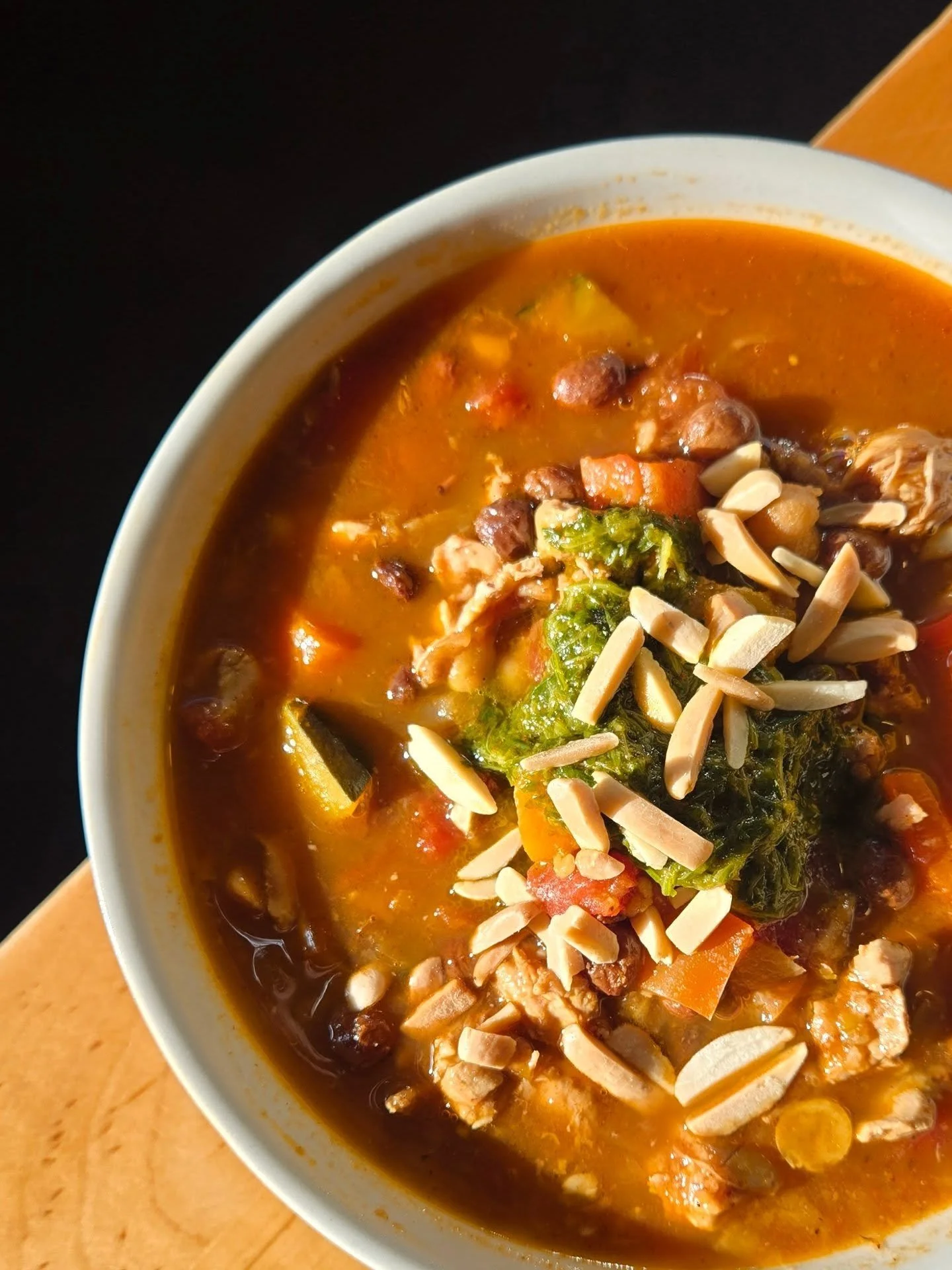 ✨️Moroccan Chicken Stew✨️

Available every way from 11:30am! 
Warm and cozy chicken stews with chickpeas, vegetable, served over quinoa and topped with chermoula, cilantro and almonds.

Come taste today, or order through Uber or DoorDash for delivery