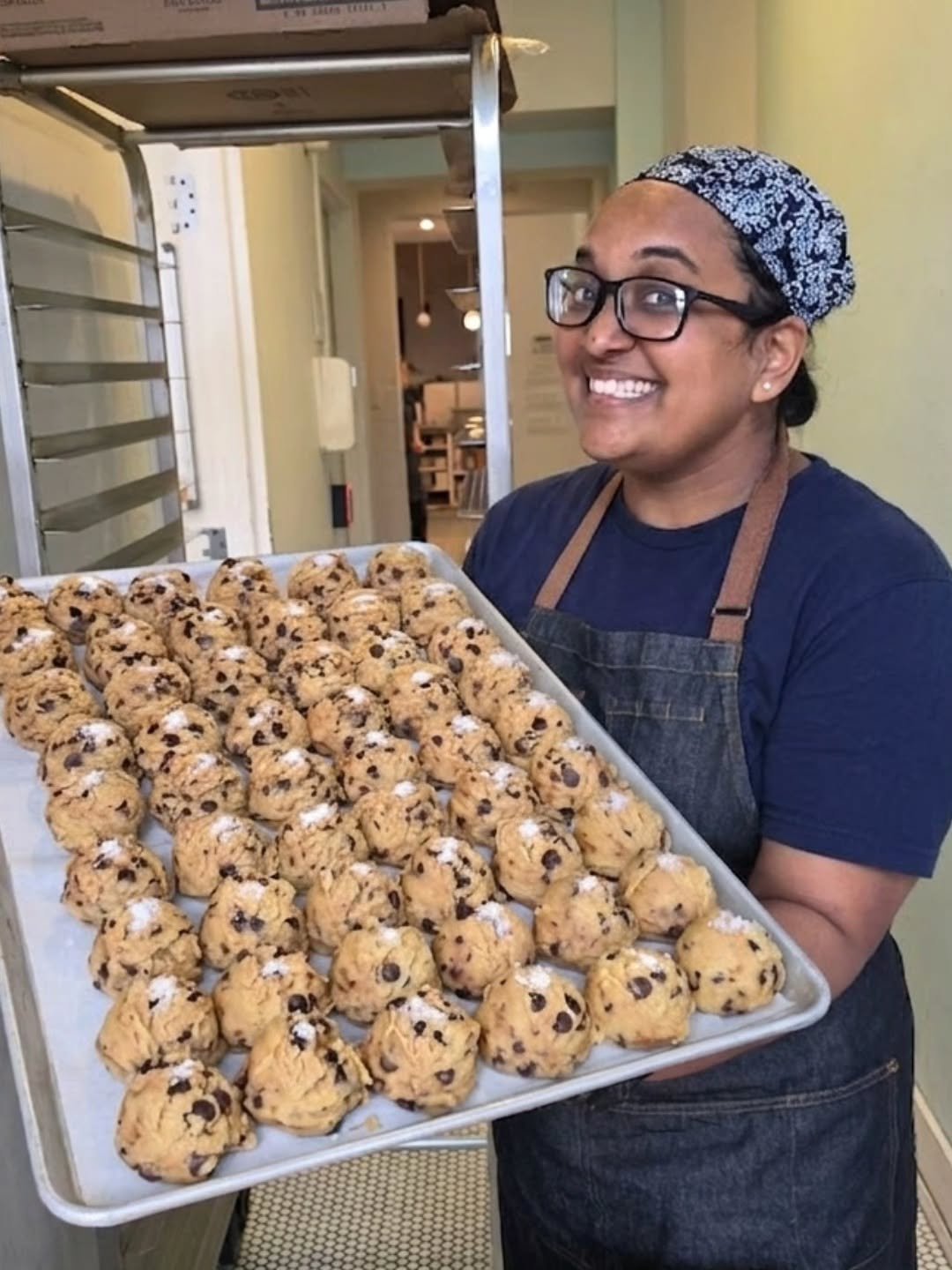 I mean, look at these perfectly scooped Chocolate Chip Cookies! 🍪 Waiting to be baked 🥰

#marybekitchen #eatdrinkmarybe #cookies