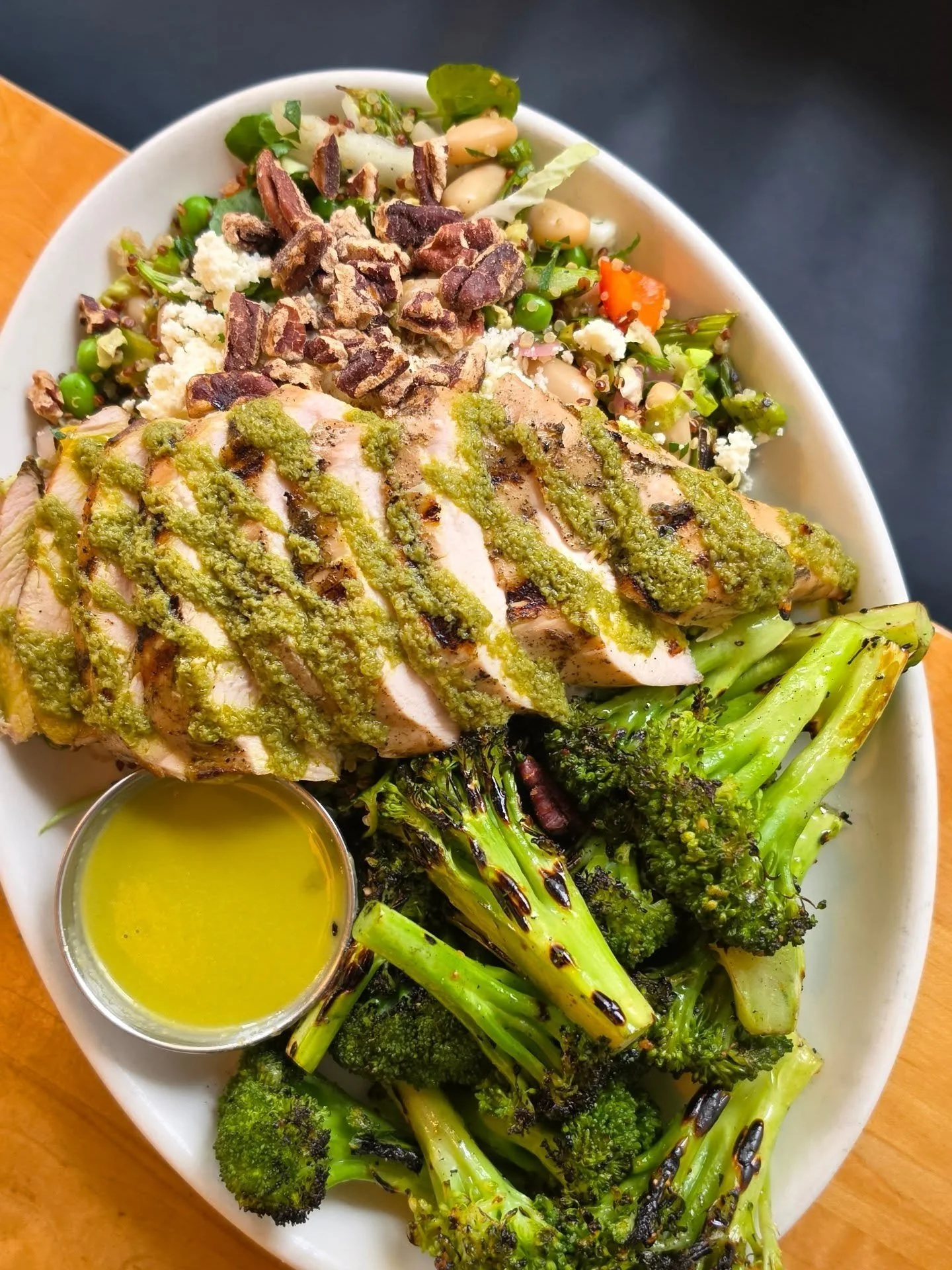Fresh, vibrant, and seriously delicious 💚

Our Be Square with Grilled Chicken, our spring bestseller Asparagus &amp; White Bean Salad, and Grilled Broccoli with Chili Garlic Oil.

Gluten-free, full of flavour, and tastes like freshness in every bite