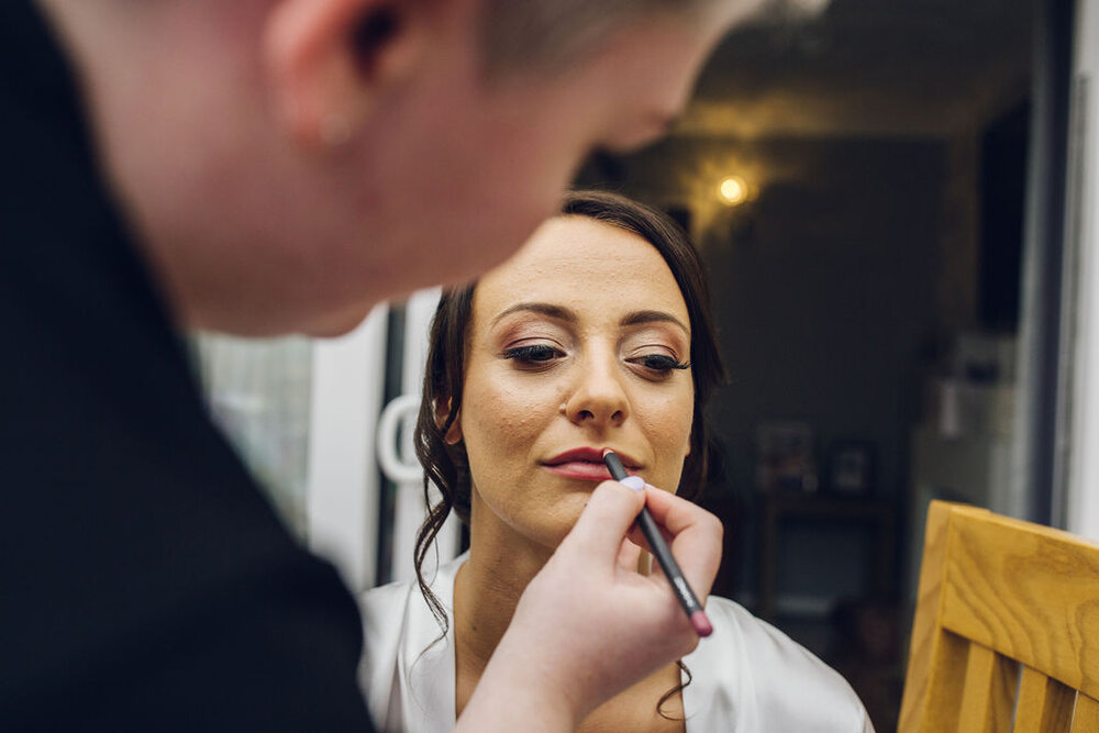 Relaxed Captains Wood Barn Essex Wedding