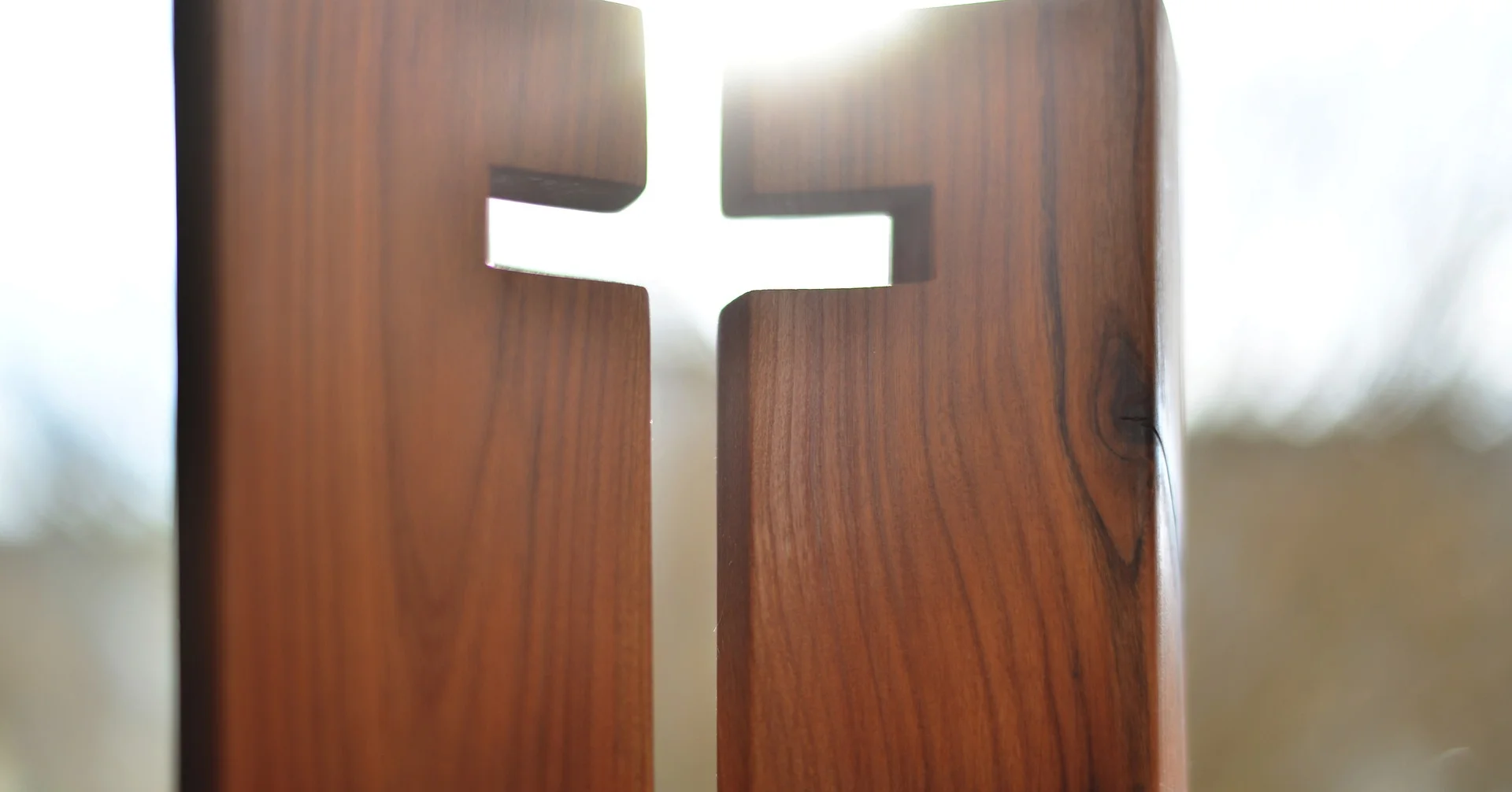 cross-3985196_1920.jpg