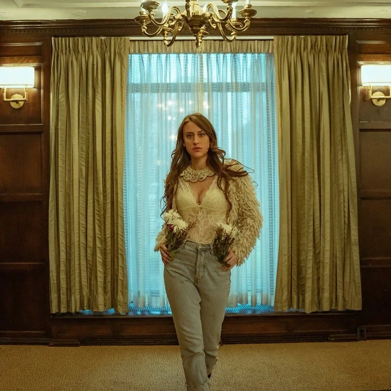 Making strides.. 📷: @detroitbird 💋 :Styling model MUA and Hand made collar by @hautecloth 
#model #photography #stylist #ecofriendly #floral #wesandersonstyle