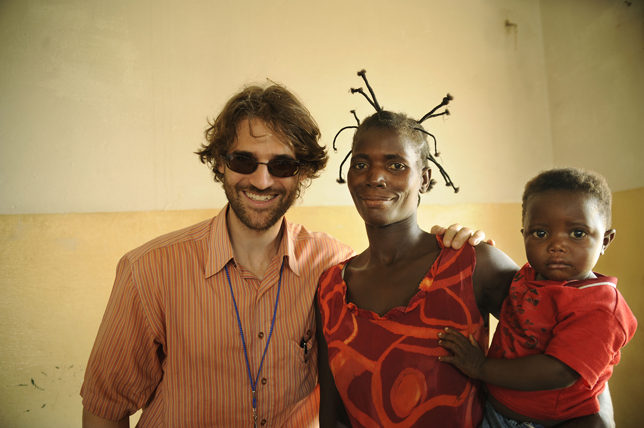 Many women in central Africa favor this hairstyle. Dungu, Congo