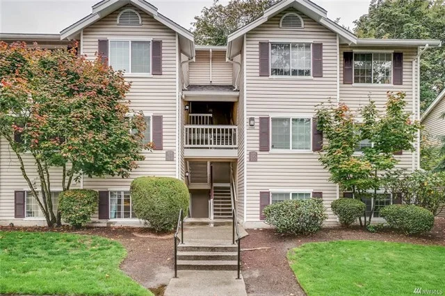 19230 Forest Park Dr NE Unit #D115, Lake Forest Park