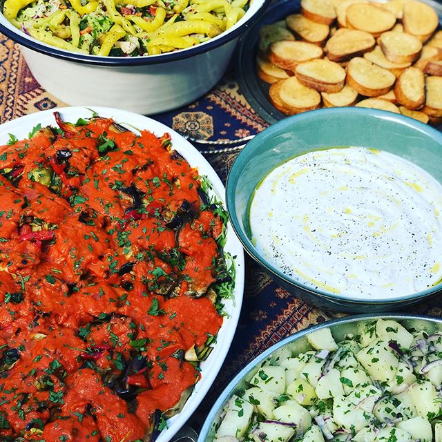 Salad Monday&rsquo;s coming at ya @resident_advisor .
.
.
#healthy #vegetarian #vegan #salad #monday #homemade #mediterranean #turkish #food #foodie #nomnom #tastelove #shoot #event #office #catering #london