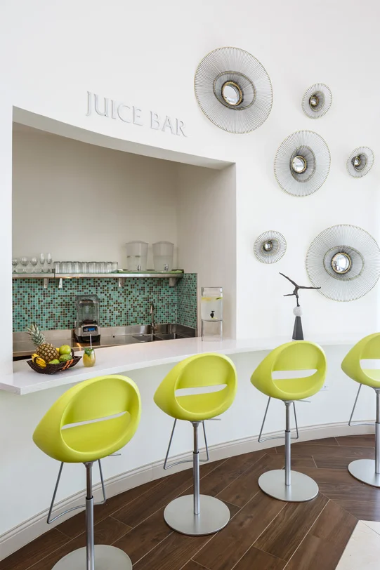 Juice-Bar-at-The-Spa-at-Windjammer-Landing_WEB.jpg