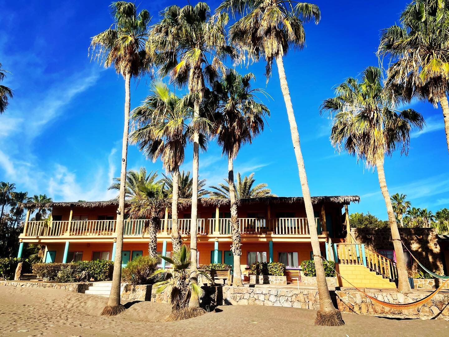 Classic beach hotel
.
.
.

#travel #travelmore #traveldeeper #traveler #travelgram #traveling #traveldames #travelpicoftheday #traveler #traveldeeper #traveldestinations #traveldestination_ig #travellife
#mexicotravels #beachhotel #VisitBajaSur #Lore