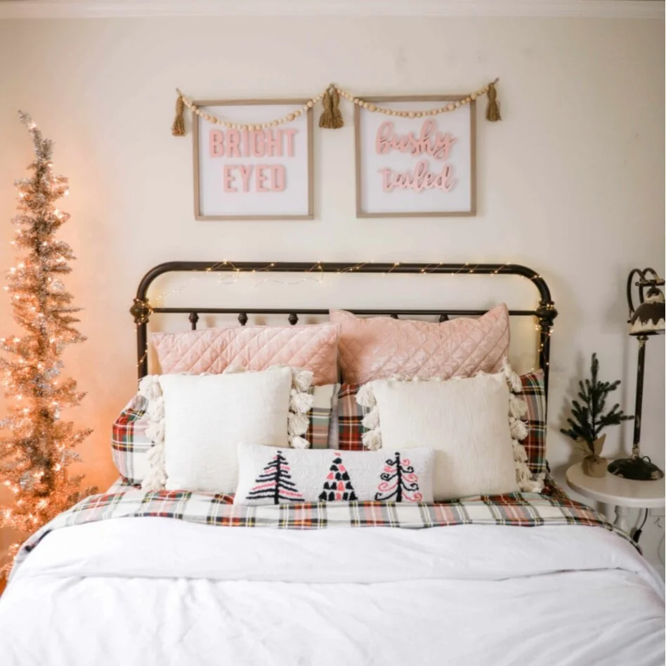 Five Simple Bedroom Decorations For The Holiday Season