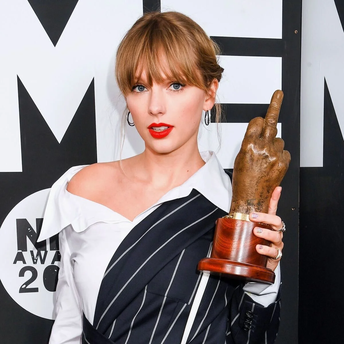 Taylor Swift, Sexism, and Internalized Misogyny