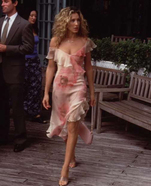 Carrie Bradshaw Looks That Will Never Go Out of Style — University Girl