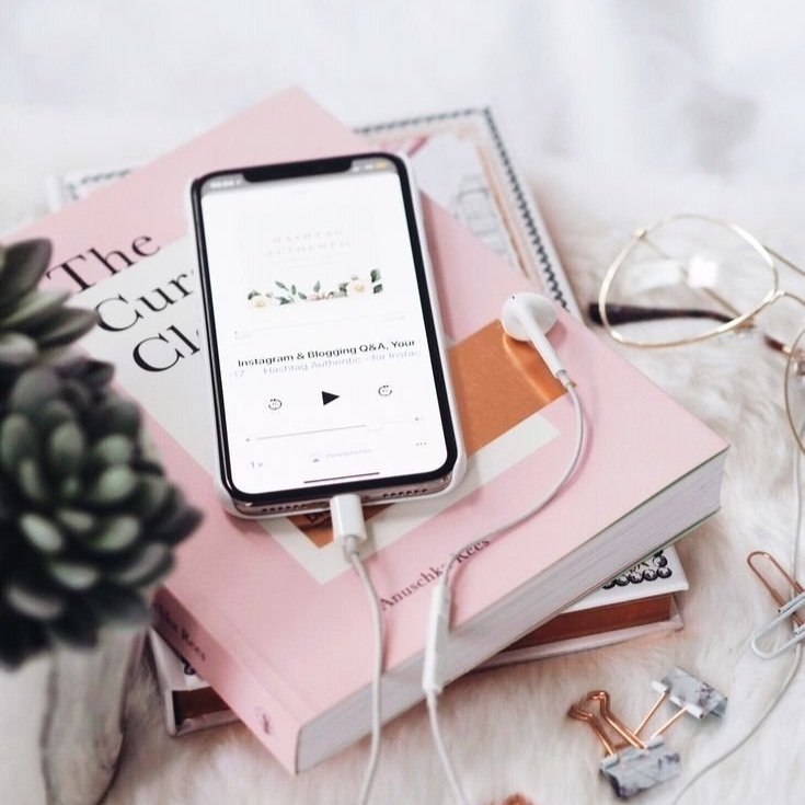 5 Podcasts to Listen to While Walking to Class