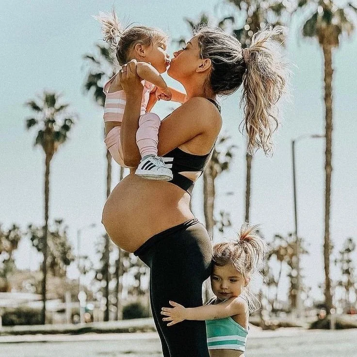 5 Pregnant and Expecting Influencers to Follow