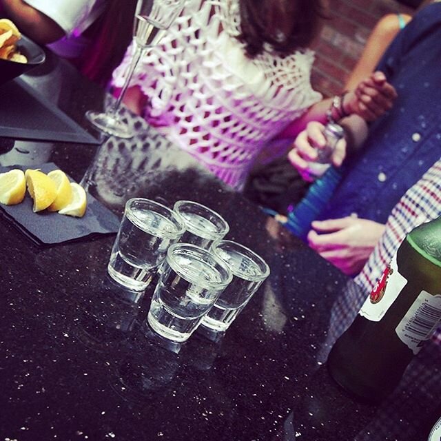 Join Us This Evening From 8pm Around The Parlay Bar For 2-4-1 On All House Drinks &amp; Shots - Could Turn Into A Tequila Night 🐛🌵
#southwoodford #parlaye18