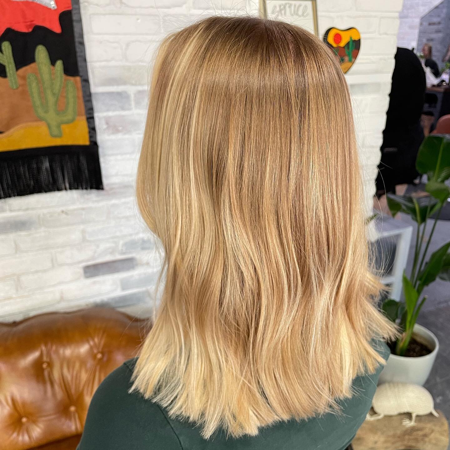 It&rsquo;s been a busy week! Happy graduation day UNL and everyone else this month! 🎉blonding/balayage by @enpsullivan #sprucehairco #blonde #balayage #unl #downtownlincoln #lincolnnebraska #lnk #lincolnhairstylist #nebraksahairstylist #elevenaustra