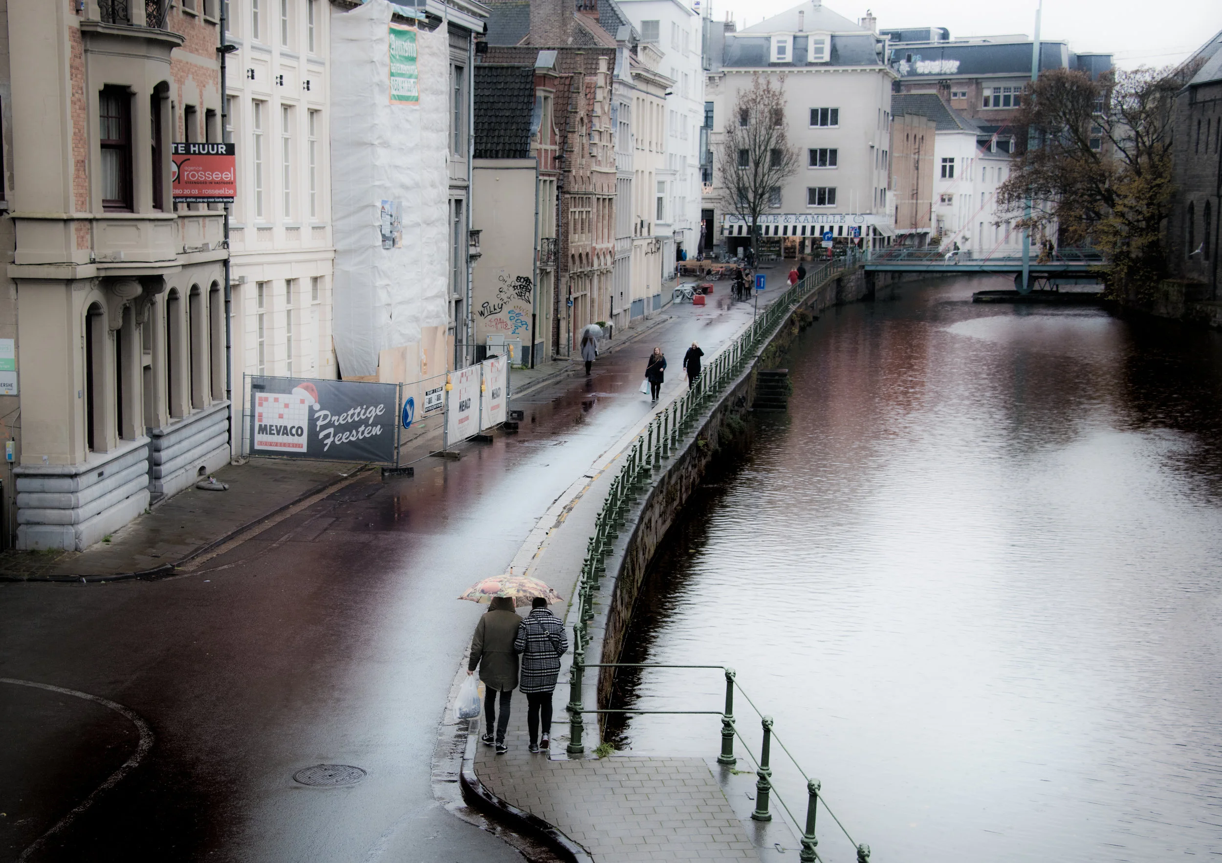 _D859998_December_small.jpg