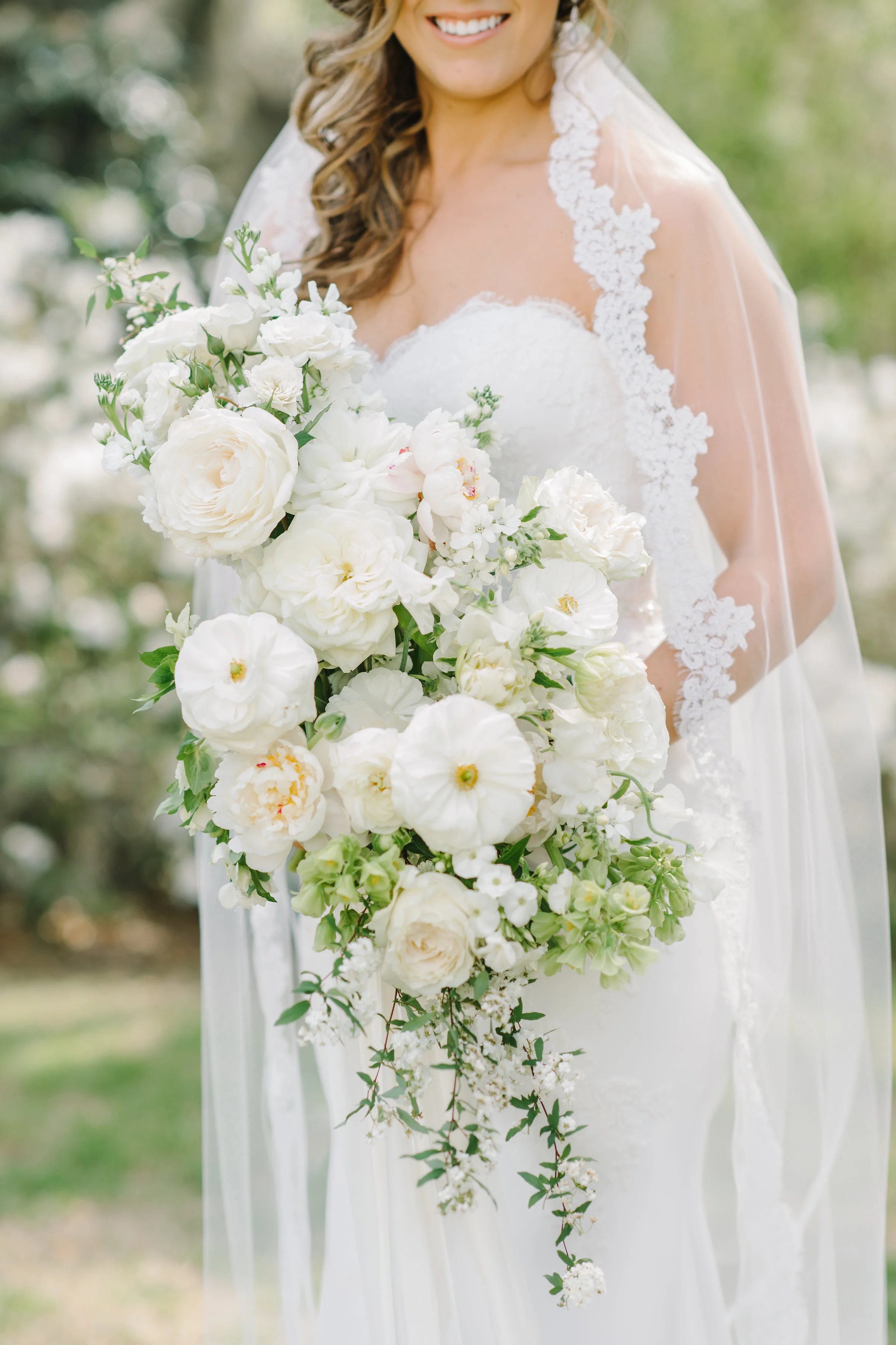 Photo by Aaron and Jillian // Flowers by On A Limb