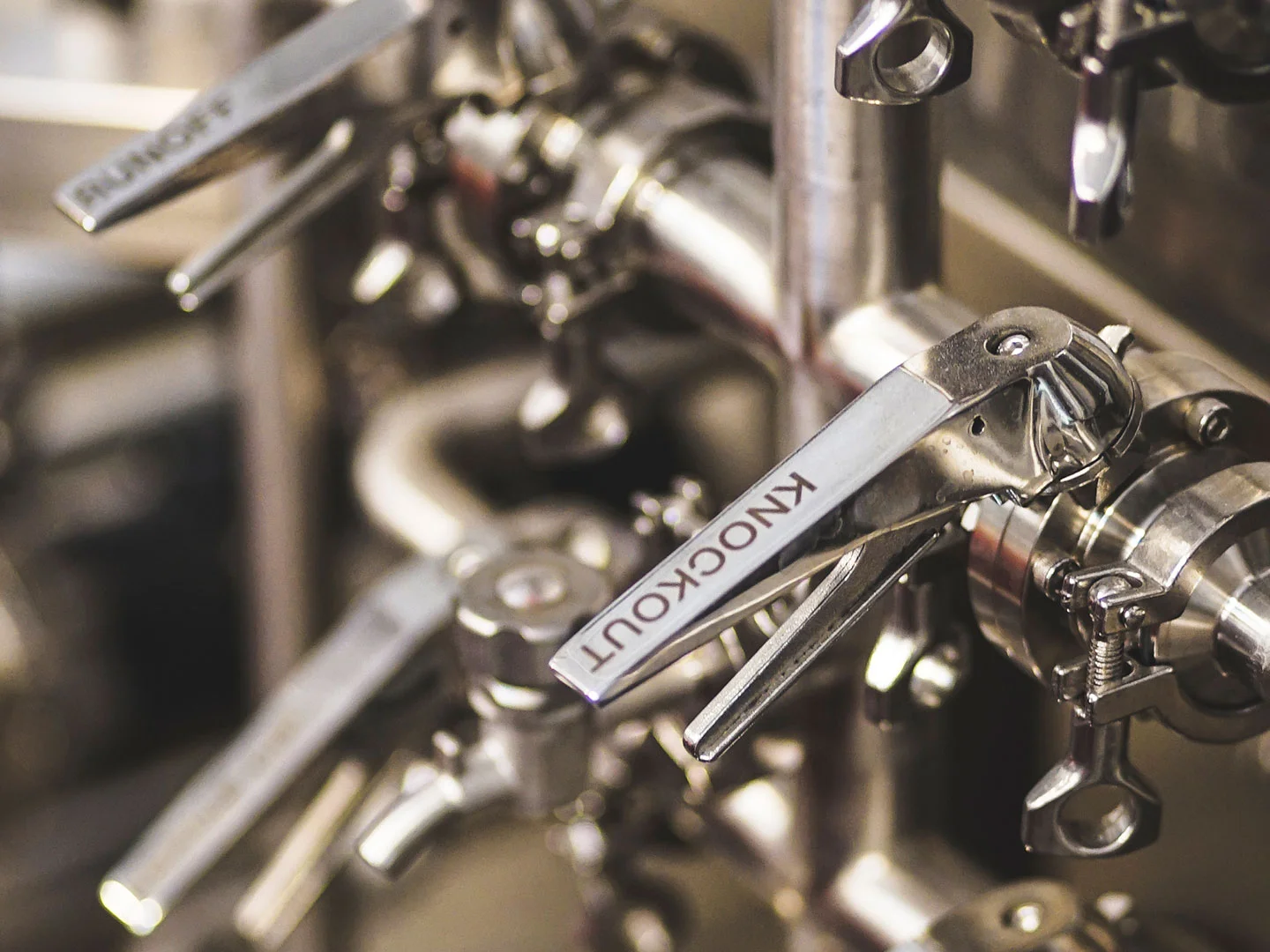DinnerParty_Michelob_Ultra_Innovation_Space_Knobs.jpg
