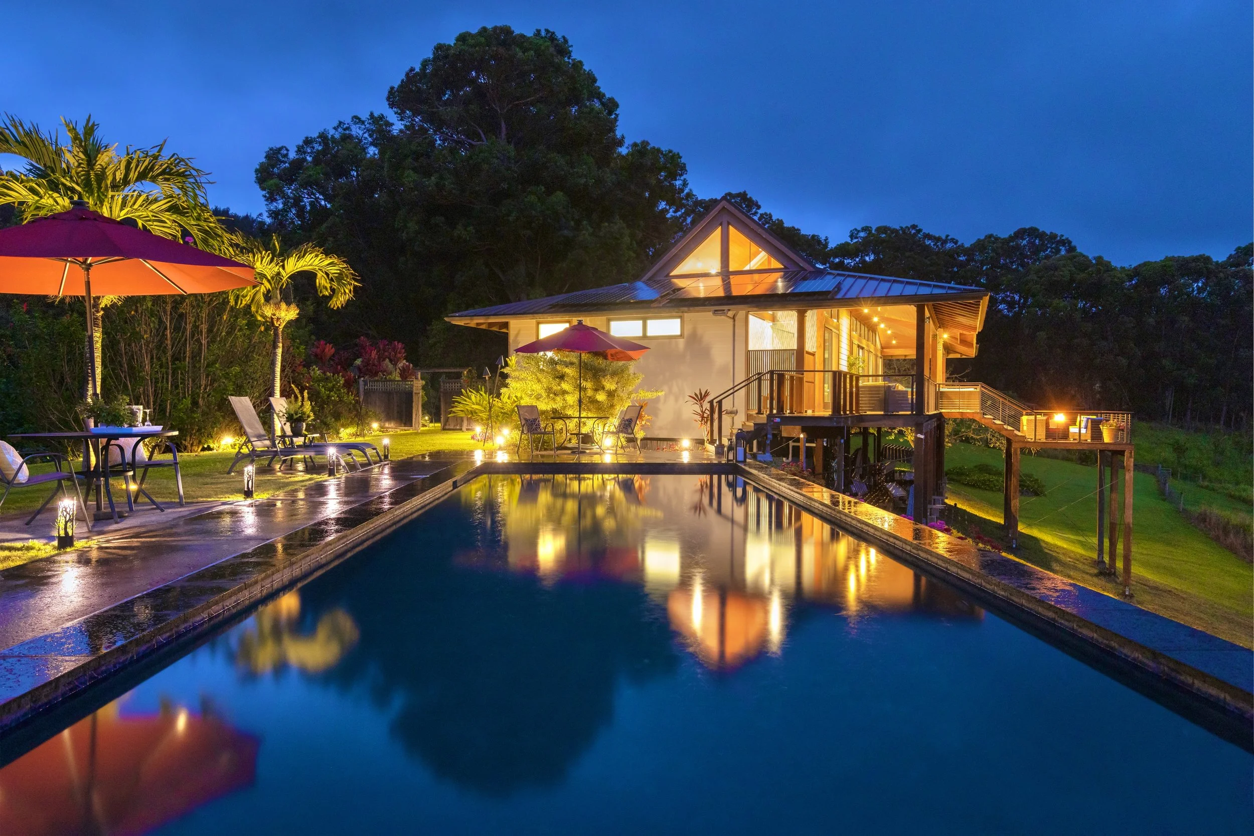 Luxury Mac Nut Farm on 42 Lush Acres! 