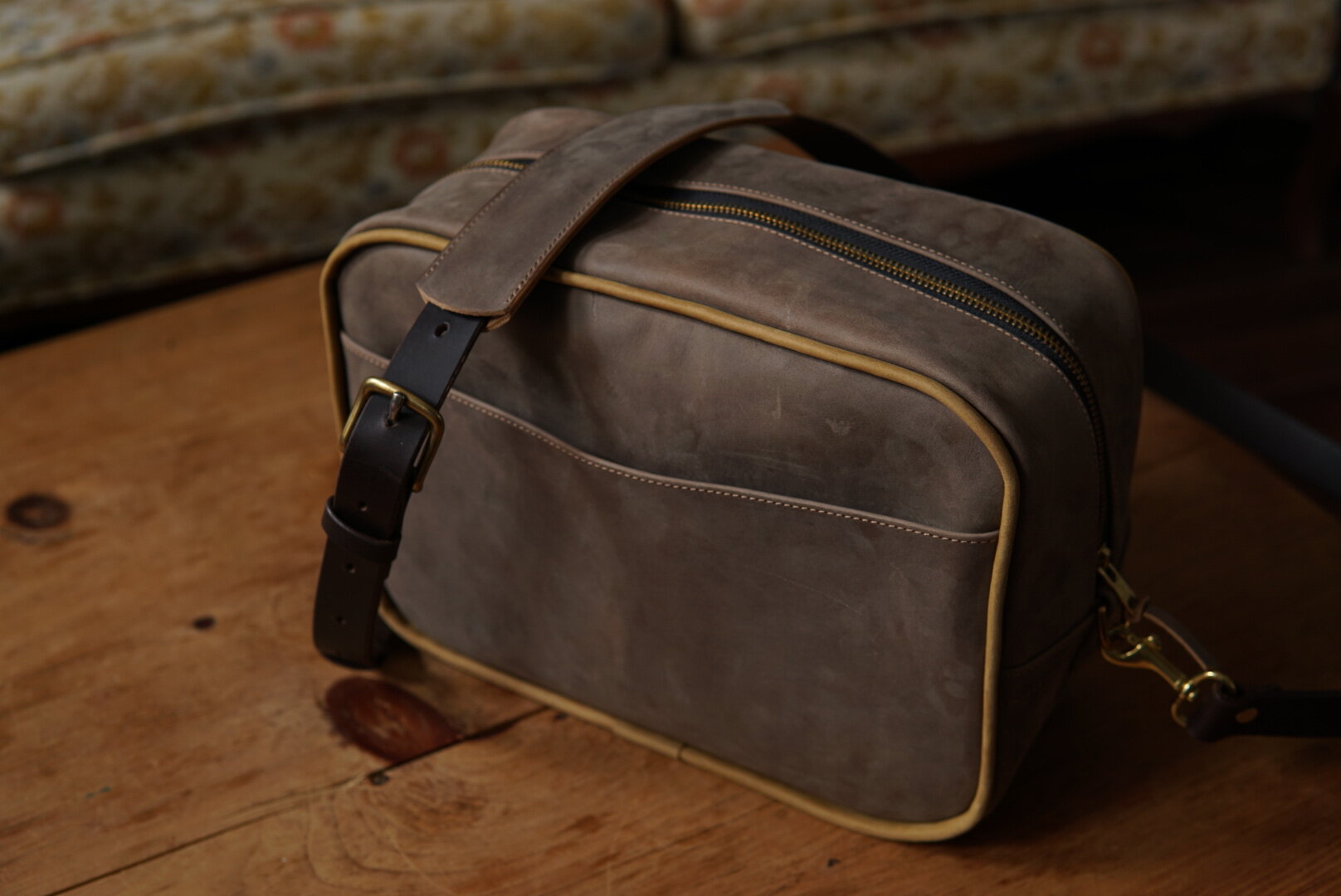 Custom Messenger, Contrast Piping