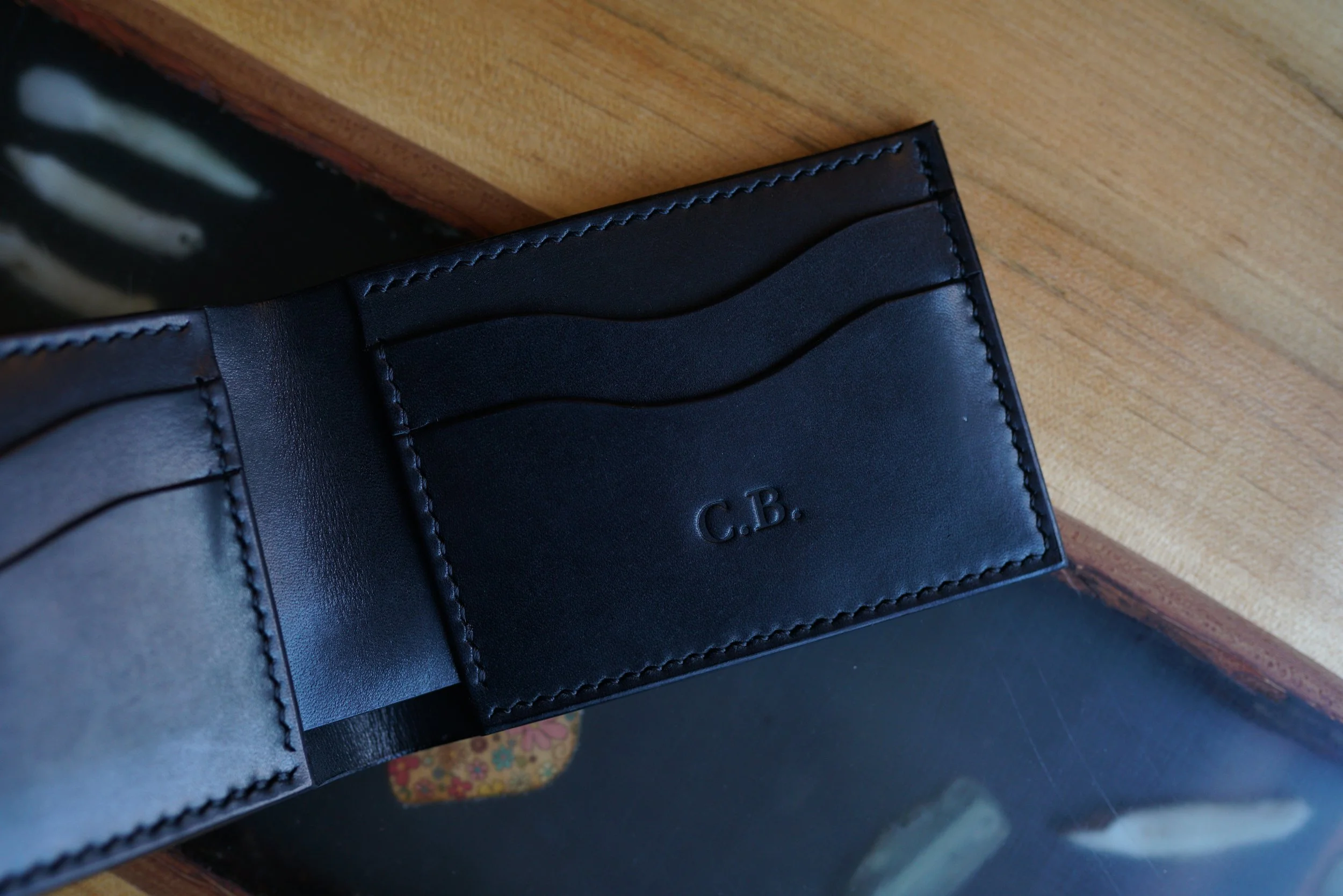 Custom bifold wallet interior