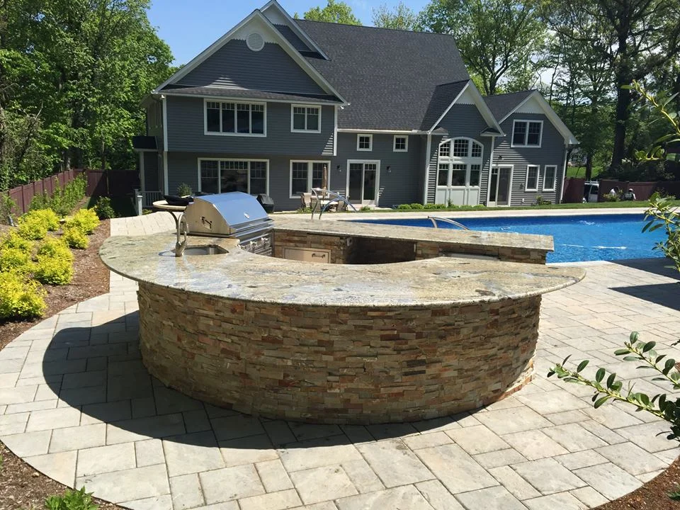 Natural Stone or Concrete for Your Long Island Outdoor Kitchen?