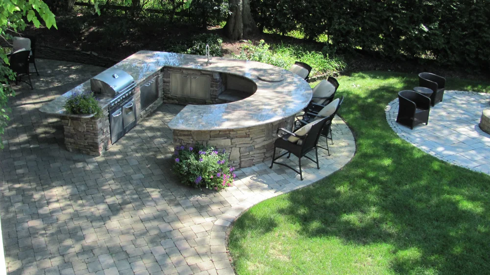 Snug Outdoor Kitchen Designs Perfect For Small Backyards In Babylon Gary Duff Designs