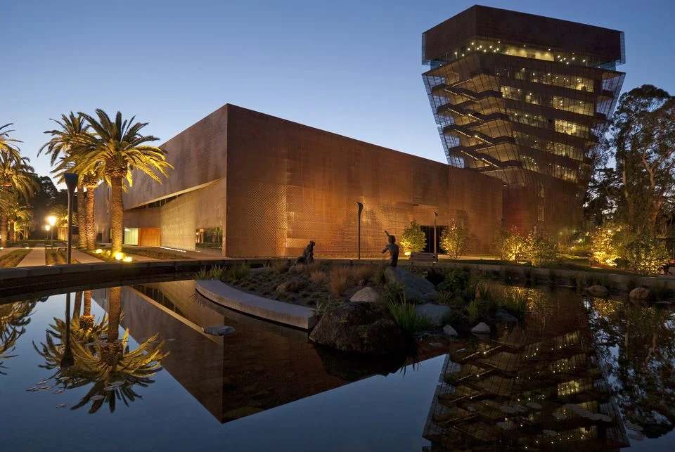 de Young.jpg
