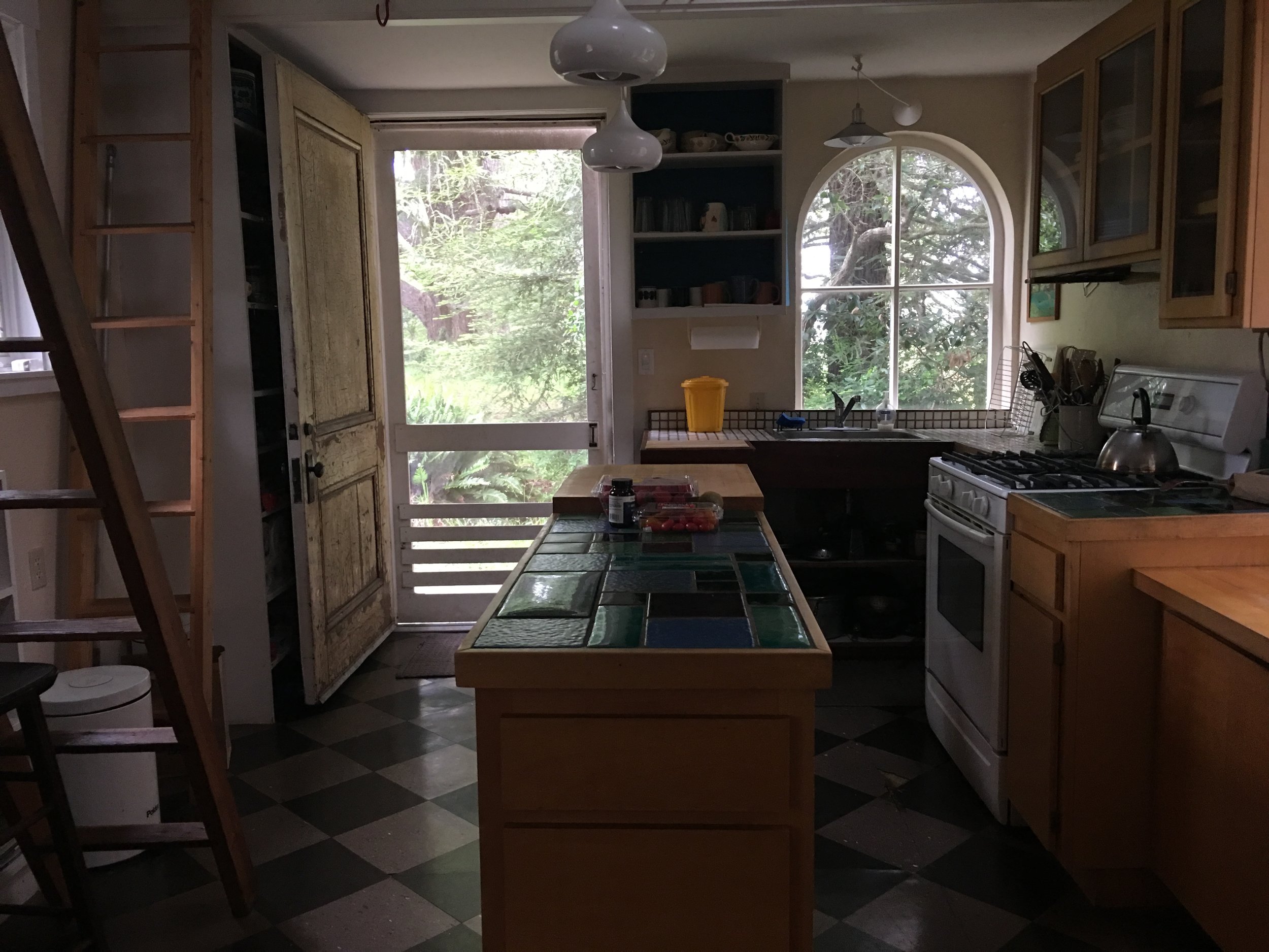 Guest cottage kitchen