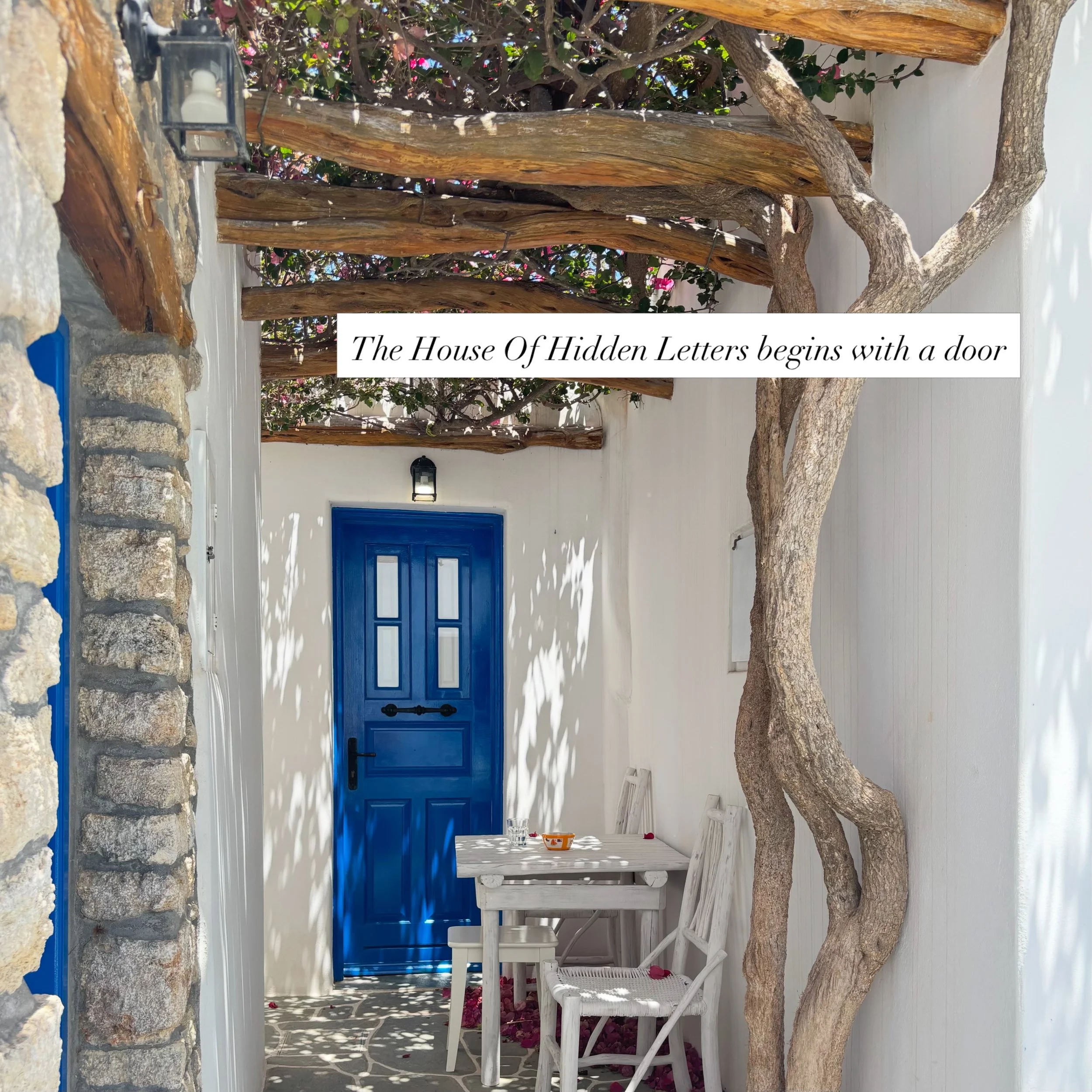 Have you found your way to Folegandros yet? 🇬🇷✨

#TheHouseOfHiddenLetters #Folegandros #GreekIslands #Cyclades #summerread