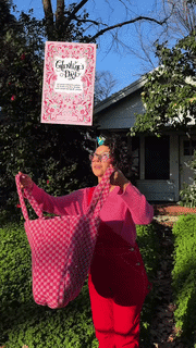 GetGiftsfortheGirliesMiniskinnyIDcases.Partygamesforthegals.Jewelrythatslays.-ezgif.com-video-to-gif-converter.gif