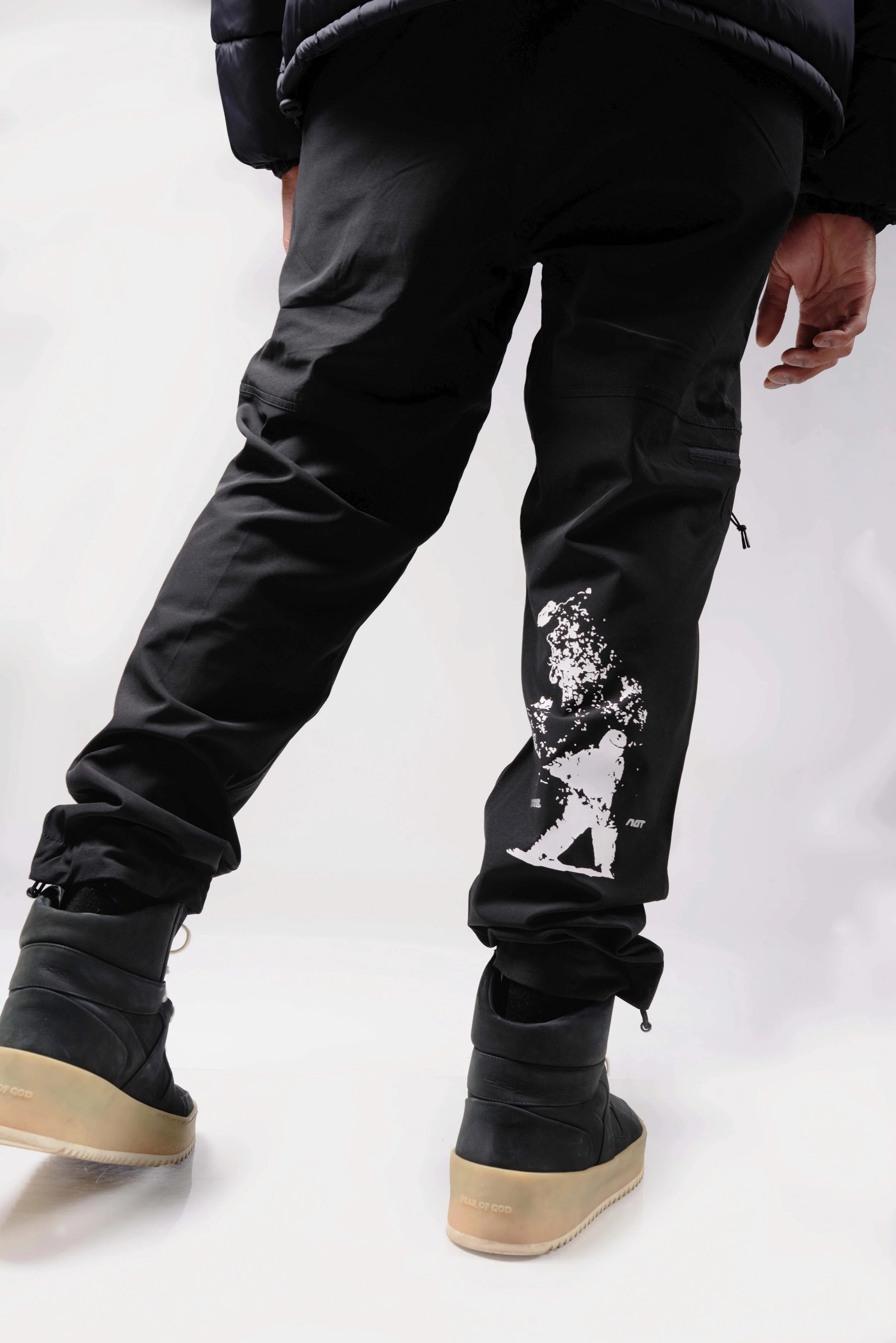 Black Judge Not 3M Joggers Back.JPG