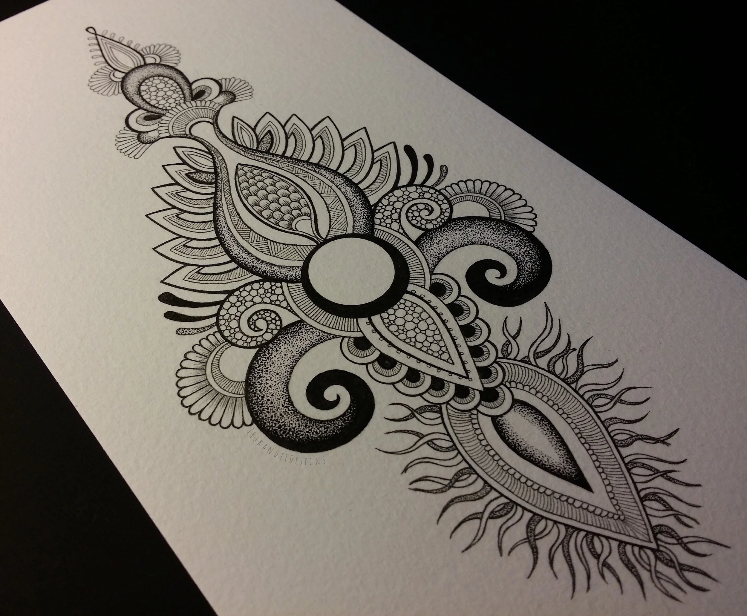 henna/mehndi style dotwork drawing 