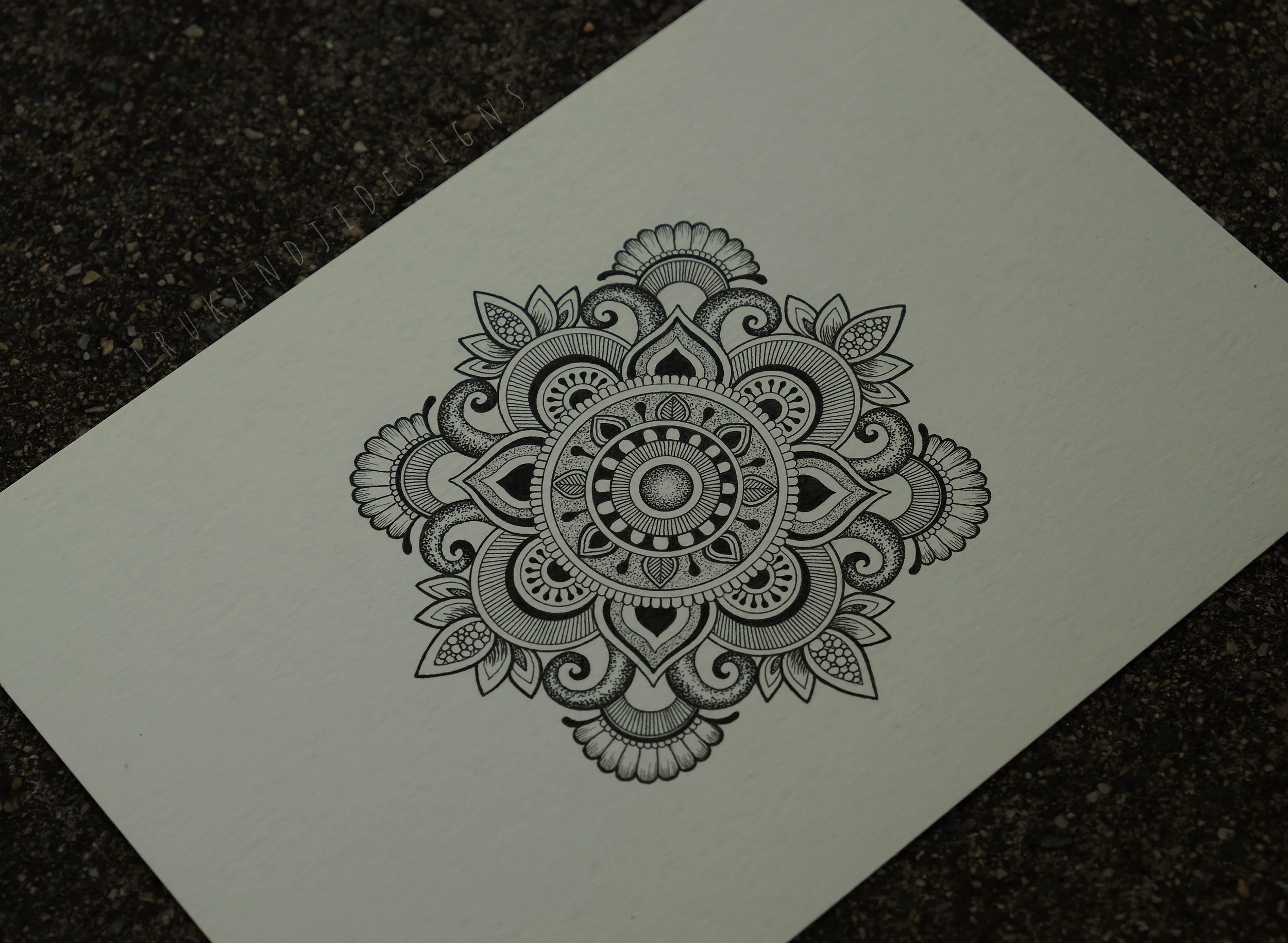 henna/mehndi style mandala design