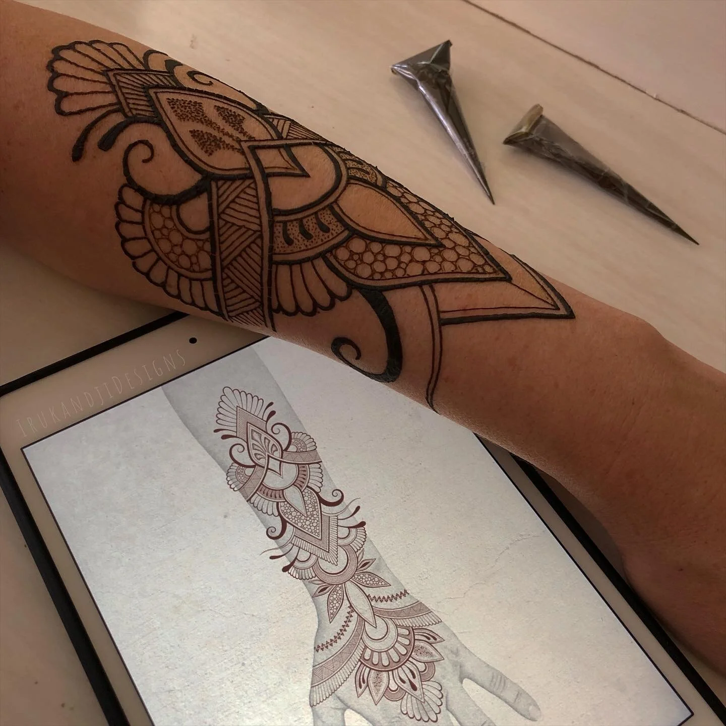 8318927F-C886-411B-B435-FF78C18B2432