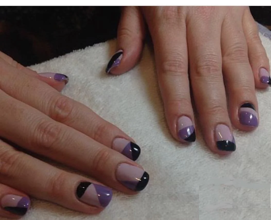 hillaryfry-blockart-manicure.jpg