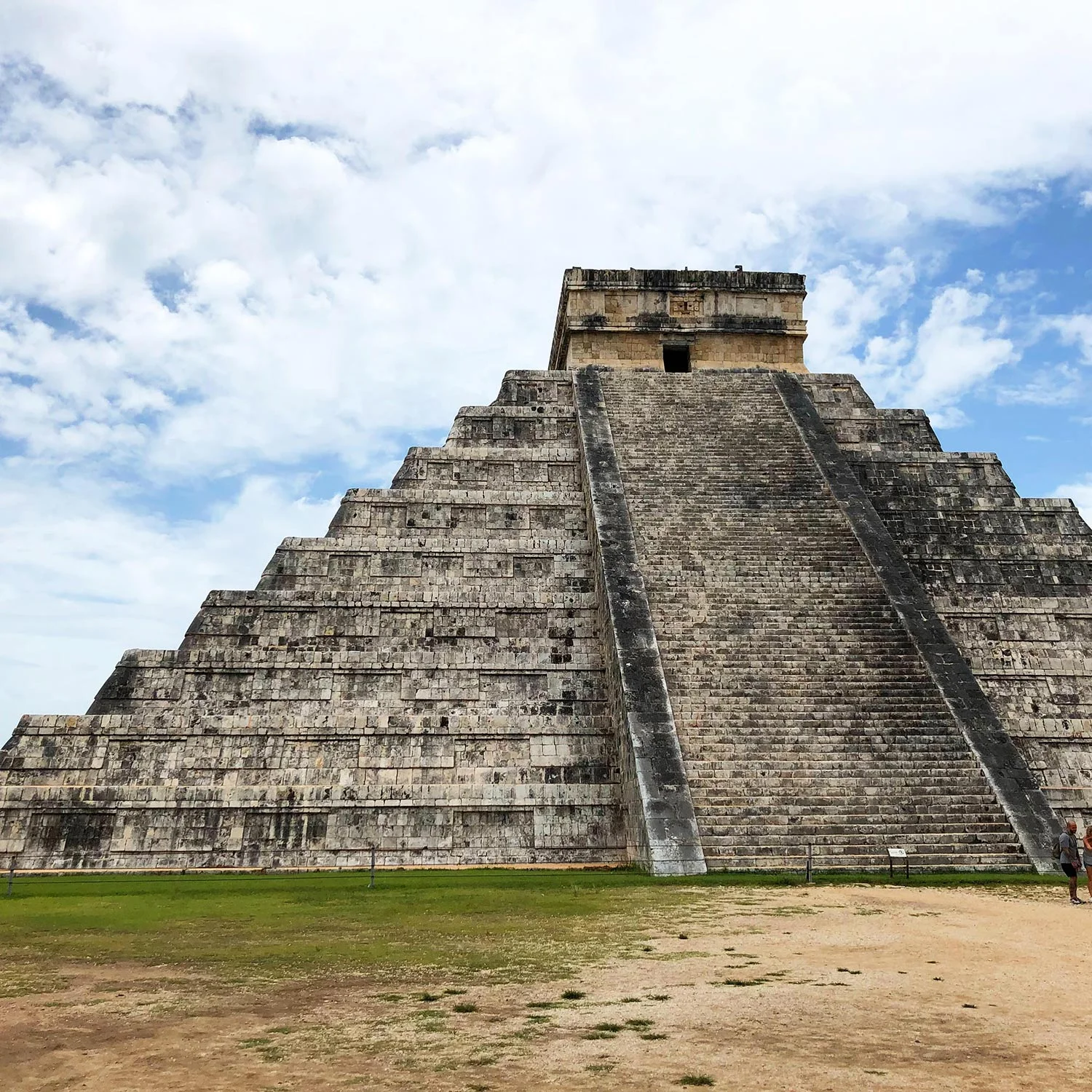 chichen-itza-temple-kukulkan.jpg