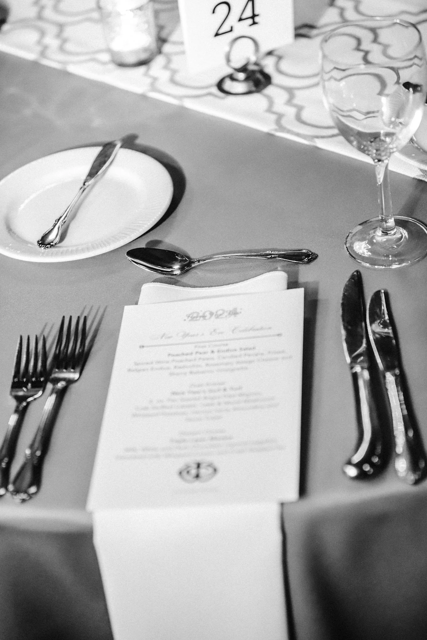 Summer Wedding at The Wisconsin Club in Milwaukee | Wedding Photographer Guide
