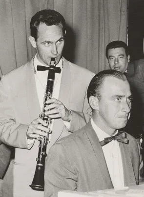 Billy Walker (Don Burrows, Joe Singer in background)
