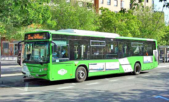 Autobus_Aucorsa_(Córdoba,_España).jpg