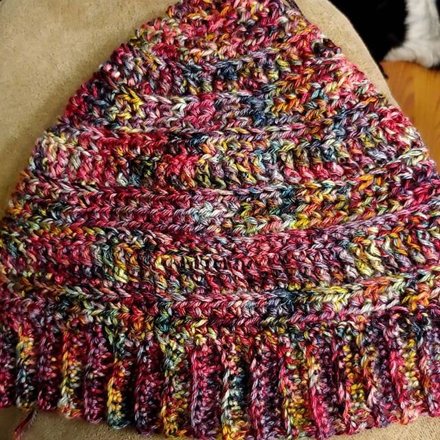 Here is a not so great photo of a hat I fastened off the other day. The second is a photo of the yarn after it was wound. (Guess which one was taken with natural light?? 🤔)
.
I love this yarn because... I dyed it myself using @despondentdyes I'm Goi