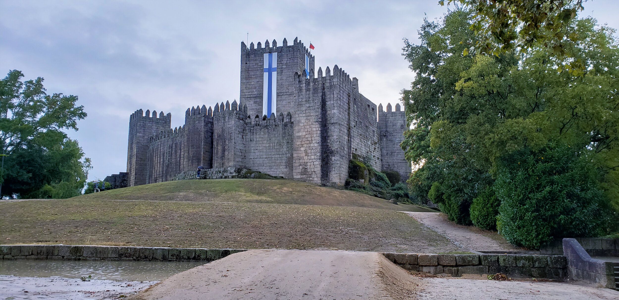 Castle of Guimaraes (5).jpg