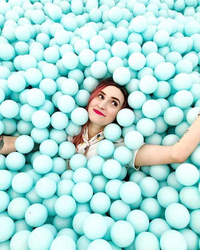 Falling into the weekend like @maryspacekate and I fell into the giant ball pit at @colorfactoryco 💙