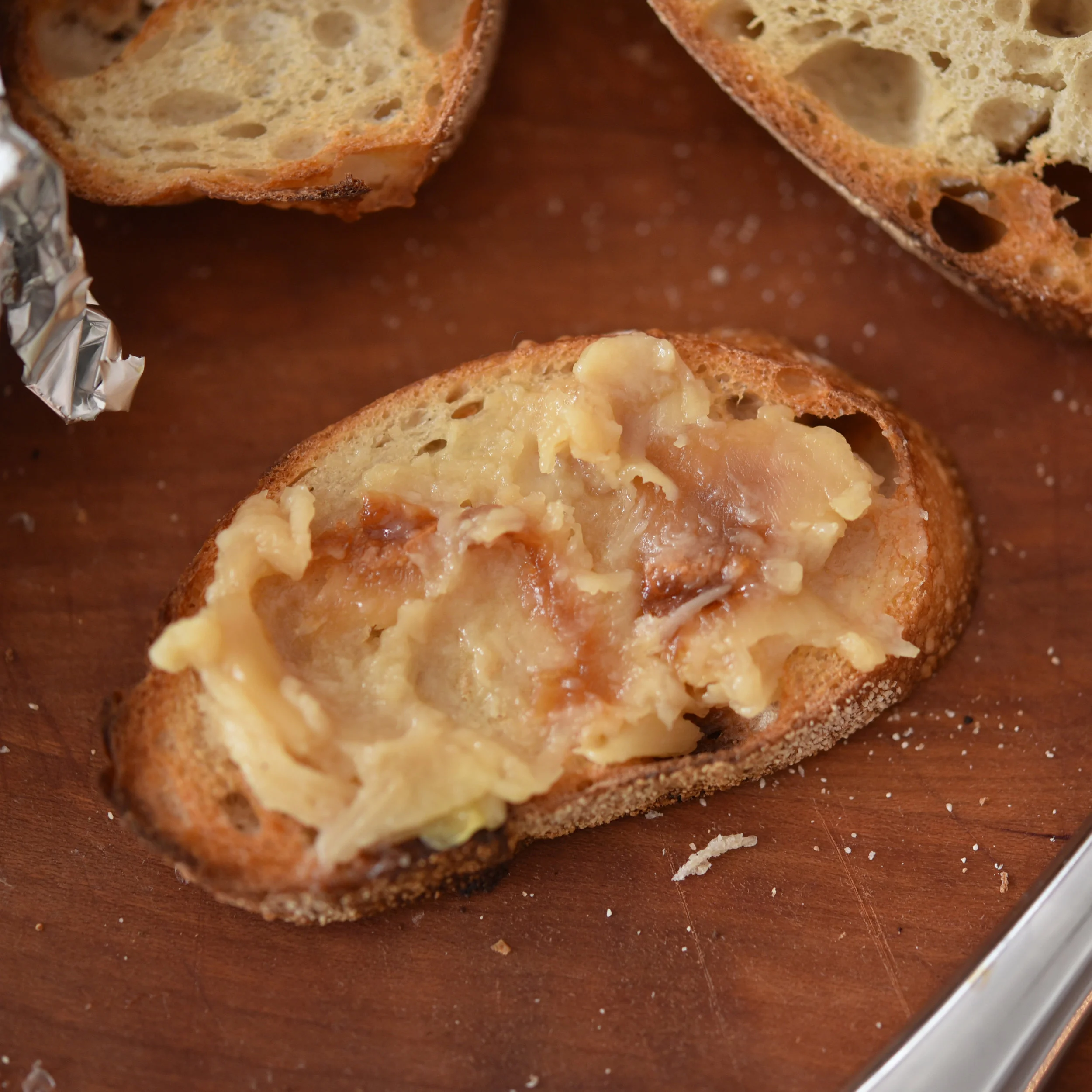 roasted garlic on toast.jpg