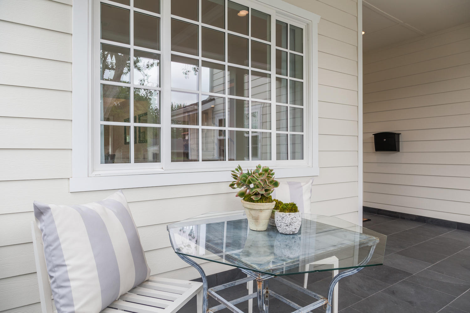 4114 Farmdale Ave Studio-large-041-Front Porch-1500x1000-72dpi.jpg